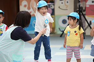 かけっこの活動　2歳児クラス