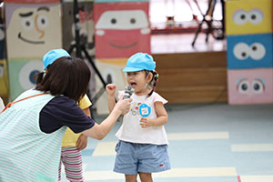 かけっこの活動　2歳児クラス
