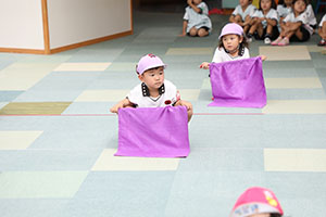 運動会　リズム活動の練習　ばら・すみれ