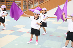 運動会　リズム活動の練習　ばら・すみれ