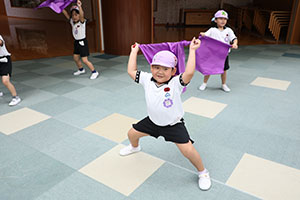 運動会　リズム活動の練習　ばら・すみれ