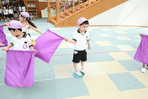 運動会　リズム活動の練習　ばら・すみれ