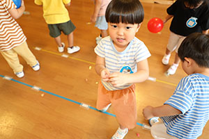 風船遊び　ぺんぎん