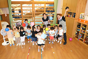 風船遊び　ぺんぎん