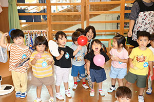 風船遊び　ぺんぎん