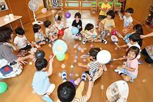 風船遊び　ぺんぎん