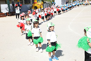 運動会　リズム活動の練習　年少組