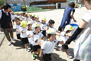 運動会　リズム活動の練習　年少組