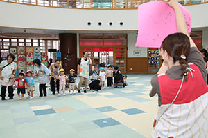 運動会の活動　借り物競争🎵　2歳児クラス