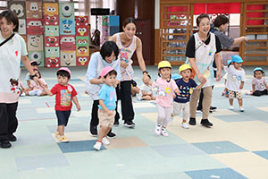 運動会の活動　借り物競争🎵　2歳児クラス