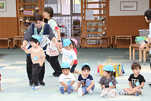 運動会の活動　借り物競争🎵　2歳児クラス