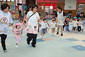 運動会の活動　借り物競争🎵　2歳児クラス