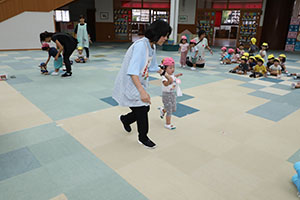 運動会の活動　借り物競争🎵　2歳児クラス