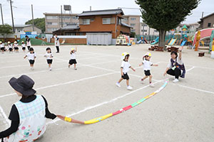 運動会の活動　かけっこ　　年少組