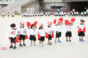 運動会の活動　リズム　年少組