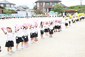 運動会の活動　リズム　年少組