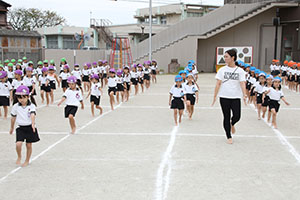 運動会の活動　組体操・バルーン　年長組