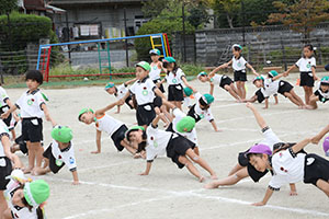 運動会の活動　組体操・バルーン　年長組