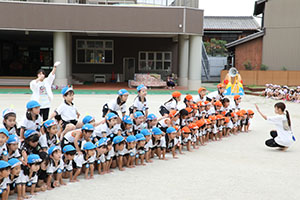 運動会の活動　組体操・バルーン　年長組