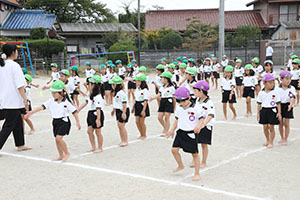 運動会の活動　組体操・バルーン　年長組
