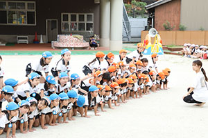 運動会の活動　組体操・バルーン　年長組