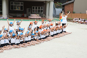 運動会の活動　組体操・バルーン　年長組