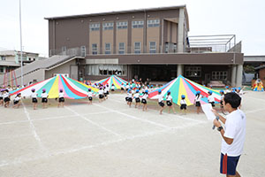 運動会の活動　組体操・バルーン　年長組