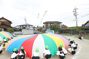 運動会の活動　組体操・バルーン　年長組