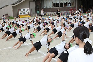 運動会の活動　組体操・バルーン　年長組