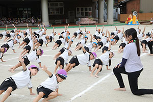 運動会の活動　組体操・バルーン　年長組