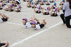 運動会の活動　組体操・バルーン　年長組
