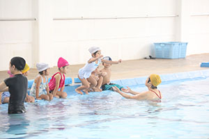 スイミングクラブへ行きました　ひまわり・さくら・たんぽぽ　NO．2