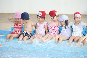 スイミングクラブへ行きました　ひまわり・さくら・たんぽぽ　NO．1