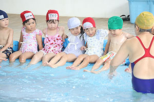 スイミングクラブへ行きました　ひまわり・さくら・たんぽぽ　NO．1