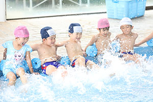 スイミングクラブへ行きました　ひまわり・さくら・たんぽぽ　NO．1