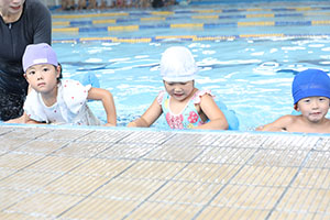 スイミングクラブへ行きました　ひまわり・さくら・たんぽぽ　NO．1