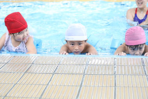 スイミングクラブへ行きました　ひまわり・さくら・たんぽぽ　NO．1