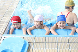 スイミングクラブへ行きました　ひまわり・さくら・たんぽぽ　NO．1