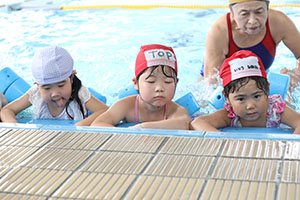 スイミングクラブへ行きました　ひまわり・さくら・たんぽぽ　NO．1