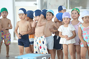 スイミングクラブへ行きました　ひまわり・さくら・たんぽぽ　NO．1