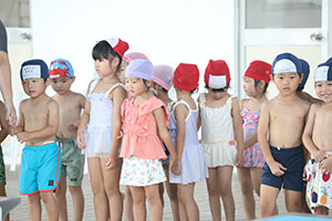 スイミングクラブへ行きました　ひまわり・さくら・たんぽぽ　NO．1