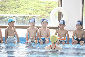 スイミングクラブへ行きました　ひまわり・さくら・たんぽぽ　NO．1