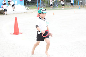運動会　リレー活動頑張っています　年長組　NO．2