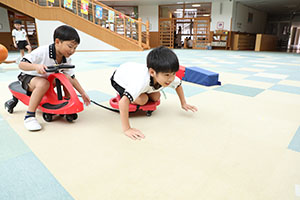 エンゼルドームで思いきり遊びました　B