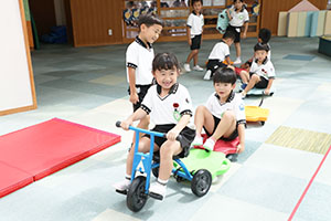 エンゼルドームで思いきり遊びました　B