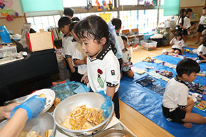 みんなでピクニック　ばら・B