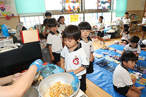 みんなでピクニック　ばら・B