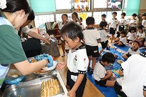 みんなでピクニック　ばら・B