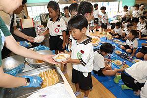 みんなでピクニック　ばら・B