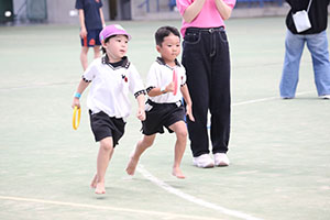 運動会予行　　年長組　リレー